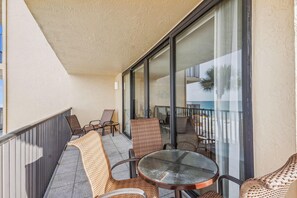 Appartamento, 1 letto king con divano letto (Trillium 2A - Premier) | Terrazza/patio