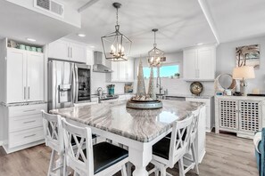 Appart'hôtel, plusieurs lits (Trillium 3A - Premier) | Cuisine privée | Four, grille-pain