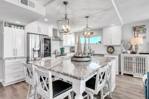 Condo, Multiple Beds (Trillium 3A - Premier) | Private kitchen | Oven, toaster