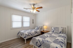 4 bedrooms, iron/ironing board, WiFi - Sun Realty oceanside home centrally located in KDH, just 230' to the beach! (Kill Devil Hills)