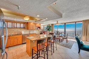 Condo, Multiple Beds (Trillium 4A - Premier) | Private kitchen