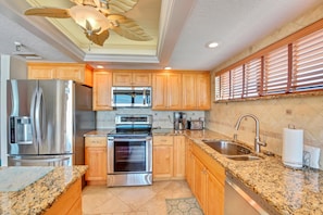 Condo, Multiple Beds (Trillium 4A - Premier) | Private kitchen