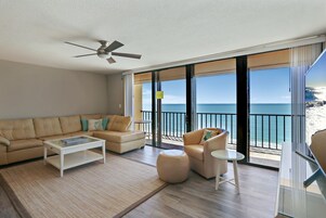 Condo, 1 King Bed (Trillium 4C - Premier) | Living area | TV