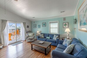 Smart TV - Walk to Jennette's Pier from 493 The Purple Whale, Semi-Oceanfront in Nags Head! (Nags Head)