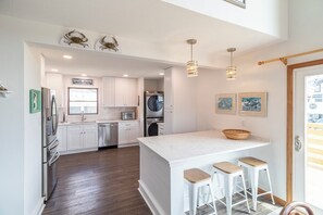 Fridge, microwave, oven, stovetop - Cozy oceanside home in Kitty Hawk less than 800 ft to the beach! (Kitty Hawk)