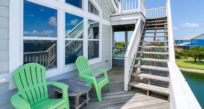Spacious pet-friendly home on Hatteras Island w/ a private pool & hot tub!