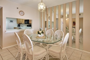 Apartment, Mehrere Betten (Villa Madeira 204 - Premier) | Speisen