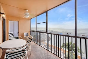 Outdoor dining - Villa Madeira 206 (Madeira Beach)