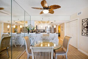 Dining - Villa Madeira 207 - Premier (Madeira Beach)