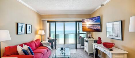 คอนโด, หลายเตียง (Villa Madeira 402 - Premier) | บริเวณนั่งเล่น | ทีวี