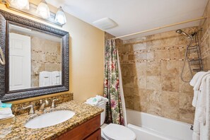 Apartment, 1Â King-Bett und Schlafsofa (Villa Madeira 405 - Premier) | Badezimmer