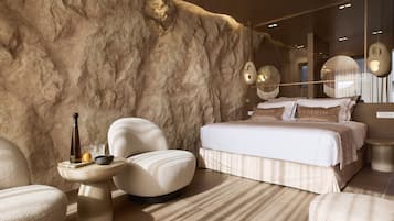 1 bedroom, free minibar, in-room safe, blackout curtains