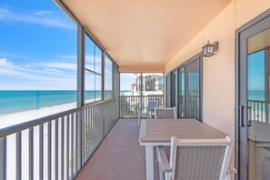 Condo, 1 King Bed (Villa Madeira 410) | Outdoor dining - Villa Madeira 410 (Madeira Beach)