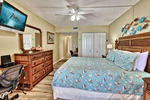 Condo, 1 King Bed with Sofa bed (Villa Madeira 506 - Premier) - Villa Madeira 506 - Premier (Madeira Beach)