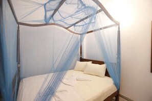 1 bedroom, iron/ironing board, WiFi, bed sheets - Standard Double Room with Fan 1 - Surfside Retreat Weligama (Weligama)