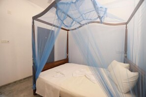 1 bedroom, iron/ironing board, WiFi, bed sheets - Standard Double Room with Fan 2 - Surfside Retreat Weligama (Weligama)