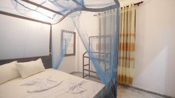 1 bedroom, iron/ironing board, WiFi, bed sheets