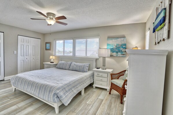 Condo, 1 King Bed with Sofa bed (Westwinds 213)