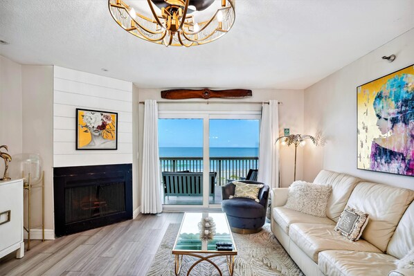 House, Multiple Beds (Pelican Pointe 5B) | Living area | TV - Pelican Pointe 5B (Indian Shores)