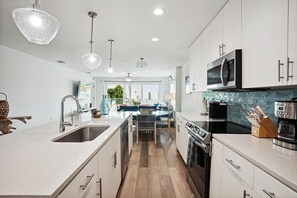 コンドミニアム ベッド (複数台) (Madeira Del Mar 205) | 専用キッチン