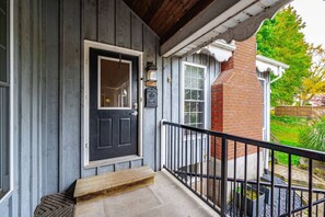 Exterior detail - Elora Grandeur: The Pinnacle Retreat` (Elora)