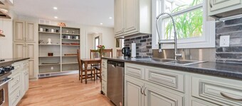 Elora Grandeur: The Pinnacle Retreat`