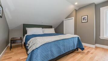 2 bedrooms, desk, iron/ironing board, travel crib