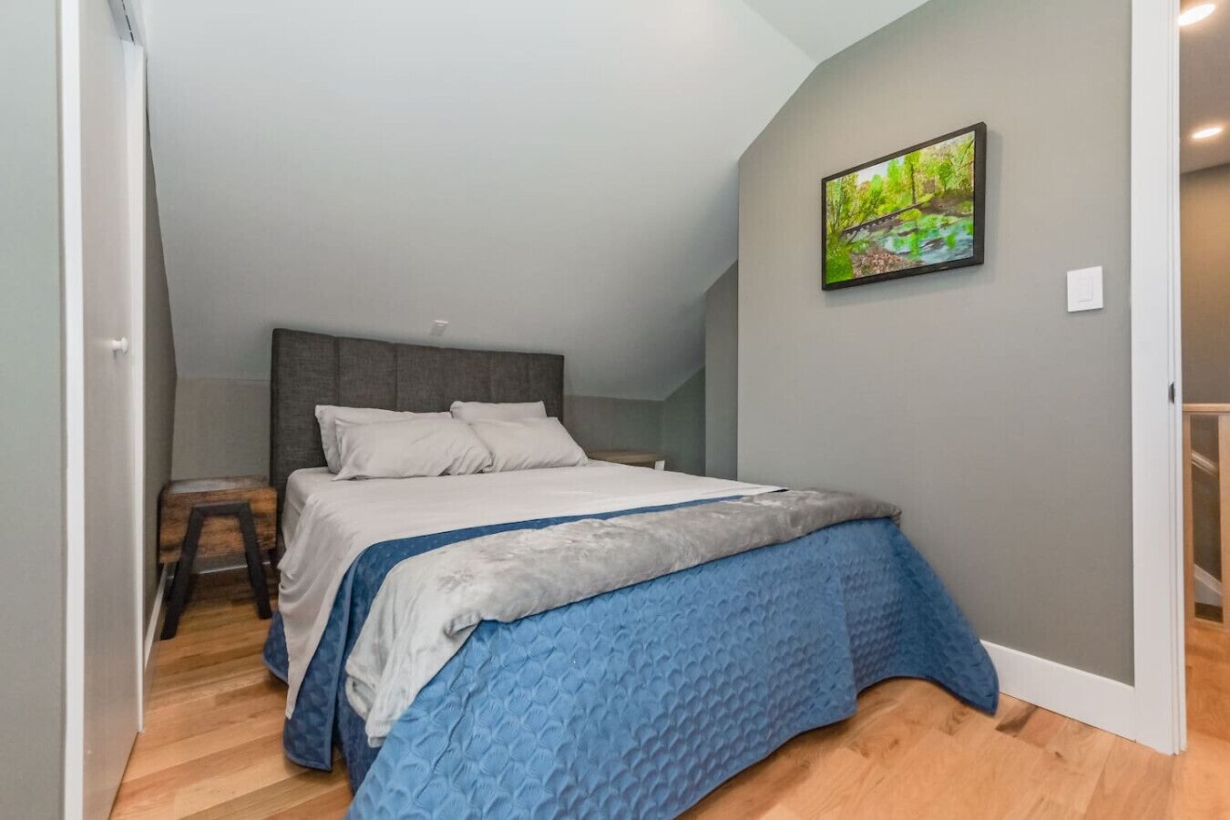 Desk, iron/ironing board, travel crib, WiFi