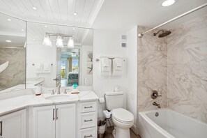 Condo, Multiple Beds (Land's End 3-405 Bay Front - Premier) | Bathroom | Soap, toilet paper - Land's End 3-405 Bay Front - Premier (Treasure Island)
