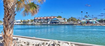 Land's End 1-306 Bay Front- Premier