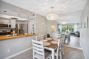 Apartment, 2 Queen-Betten (Land's End 1-306 Bay Front- Premier) | Speisen