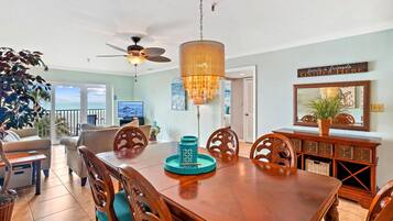 Condo, Multiple Beds (Sea Breeze 106) | Dining