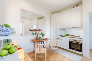 Fridge, microwave, oven, dishwasher