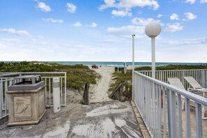 Apartment, Mehrere Betten (Bayshore Yacht & Tennis 409 - Premier) | Strand