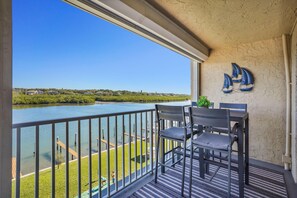 Condo, varias camas (Bayshore Yacht & Tennis 409 - Premier) | Áreas de la propiedad