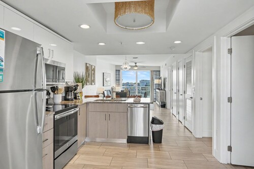 Oceana 301 East