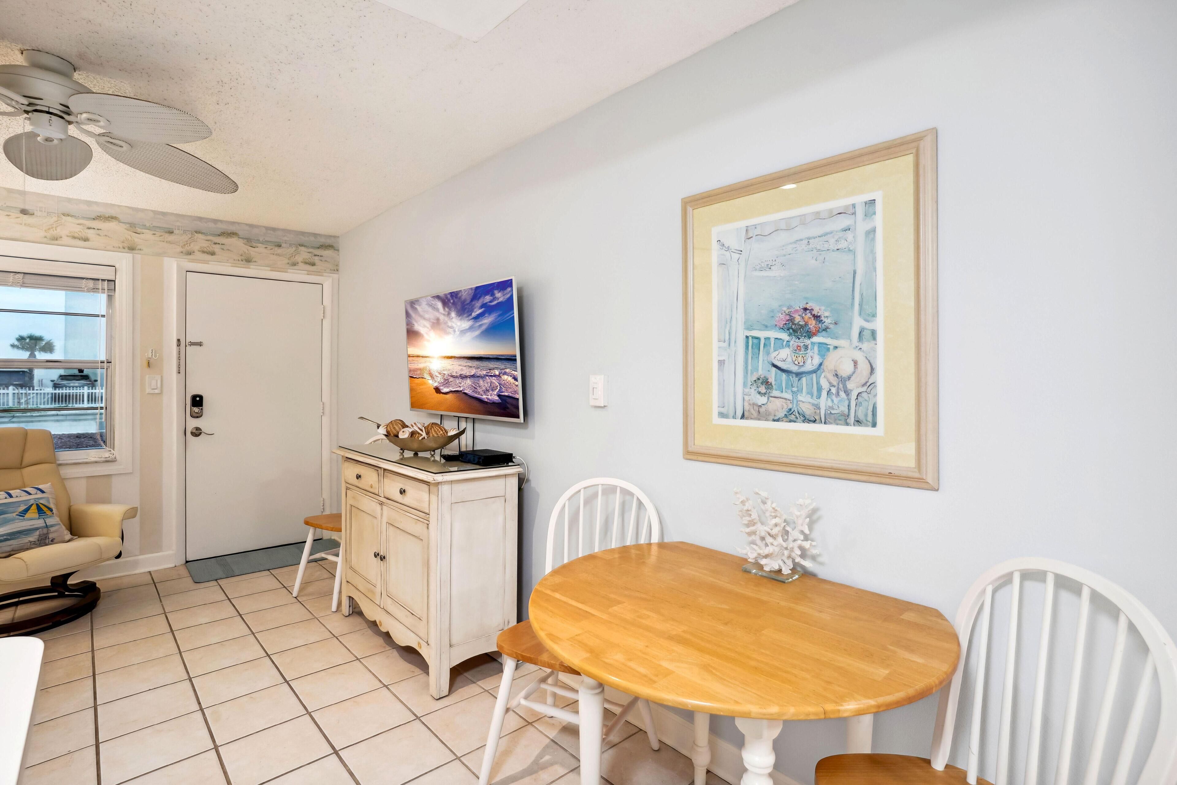 Condo, 1 King Bed (Harbor House 37) | Dining