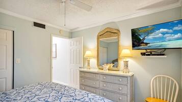 Condo, 1 King Bed (Harbor House 37) | 1 bedroom, WiFi