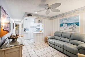 Condo, 1 King Bed (Harbor House 37) | Living area