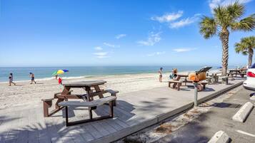 Condo, 1 King Bed (Harbor House 37) | Outdoor dining