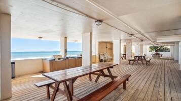 Condo, Plusieurs lits (Madeira Vista 601) | Restauration en plein air