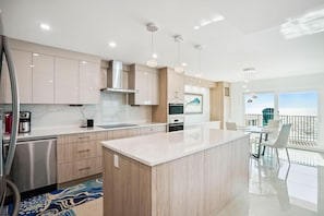 Private kitchen - Emerald Isle 403 - Premier (North Redington Beach)