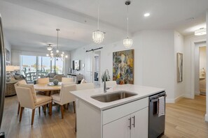 Leilighet, flere senger (The Harbor Condo 303 - Premier) | Eget kjøkken