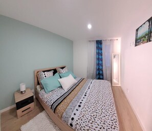 1 bedroom, iron/ironing board, travel cot, free WiFi - Maison Pour Vacances (Marseille)