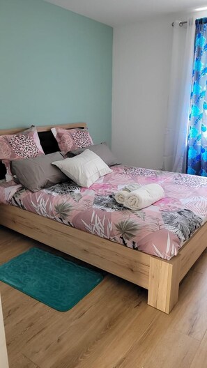 1 bedroom, iron/ironing board, travel cot, free WiFi - Maison Pour Vacances (Marseille)