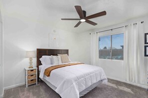 Room - Verde Vista Villa

 (Peoria)