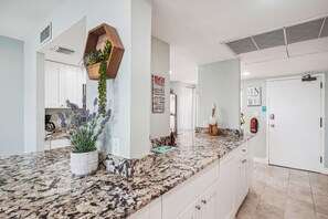 Appart'hôtel, 1 très grand lit et 1 canapé-lit (Madeira Norte 406 - Premier Unit) | Cuisine privée