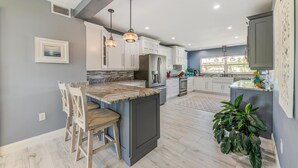 House, Multiple Beds (Paradise Found) | Private kitchen - Paradise Found (St. Pete Beach)