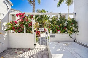 Condo, 1 King Bed with Sofa bed (Salt Water Suites 06 - Seaside 1BR Su) | Terrace/patio - Salt Water Suites 06 - Seaside 1BR Suite (North Redington Beach)