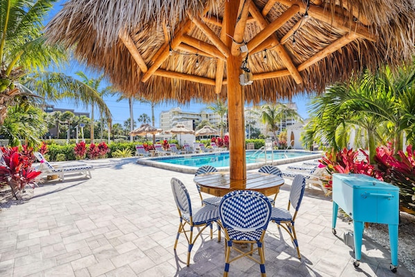 Condo, 1 King Bed with Sofa bed (Salt Water Suites 06 - Seaside 1BR Su) | Outdoor dining - Salt Water Suites 06 - Seaside 1BR Suite (North Redington Beach)